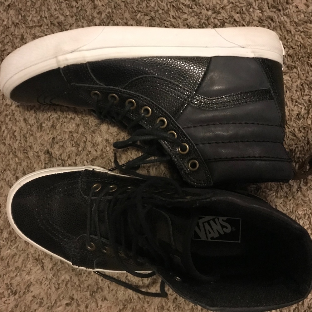 Vans Sk8Hi MTE. Weatherproof. Size 9. Black.